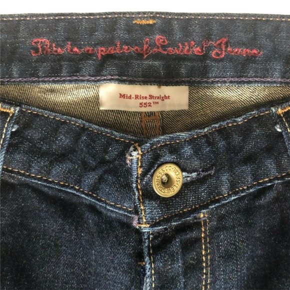 Levi's 552 Mid-Rise Straight Dark Wash Denim Jeans Stretch 33"x30"  Women's 16M - Picture 6 of 8